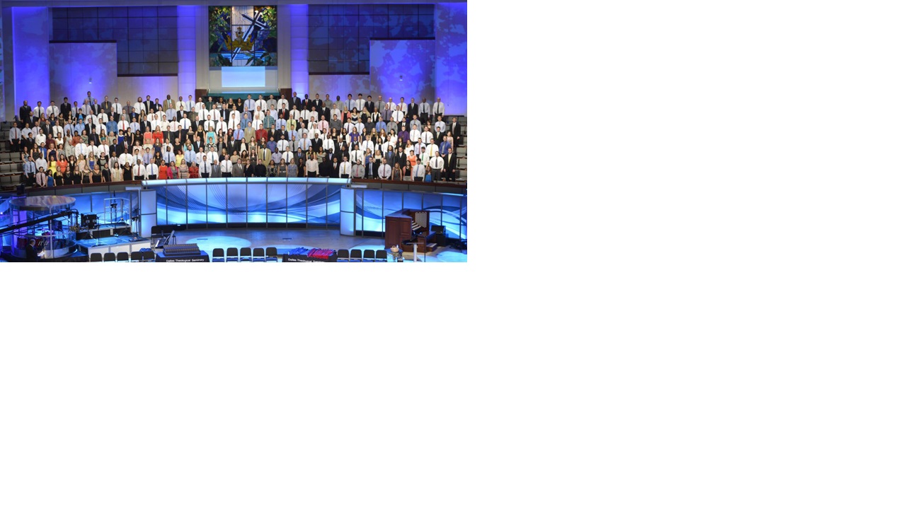 DTS Celebrates 389 New Graduates